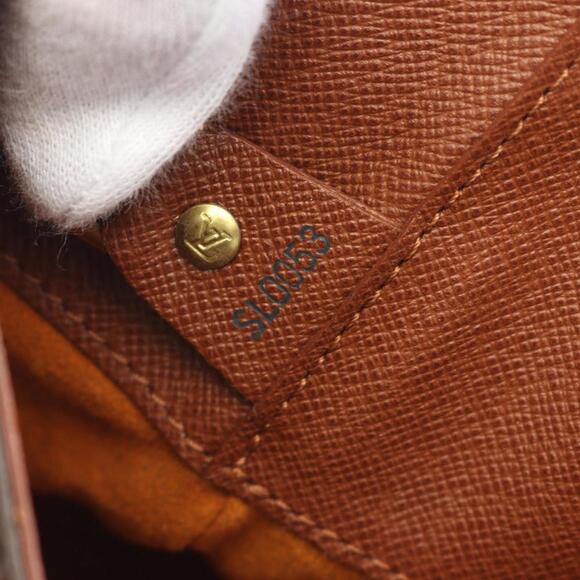LOUIS VUITTON Brown Monogram Leather Shoulder Bag - Picture 6 of 9